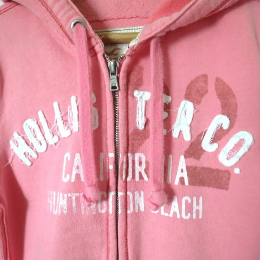Hold vintage Pink Hollister plush hoodie